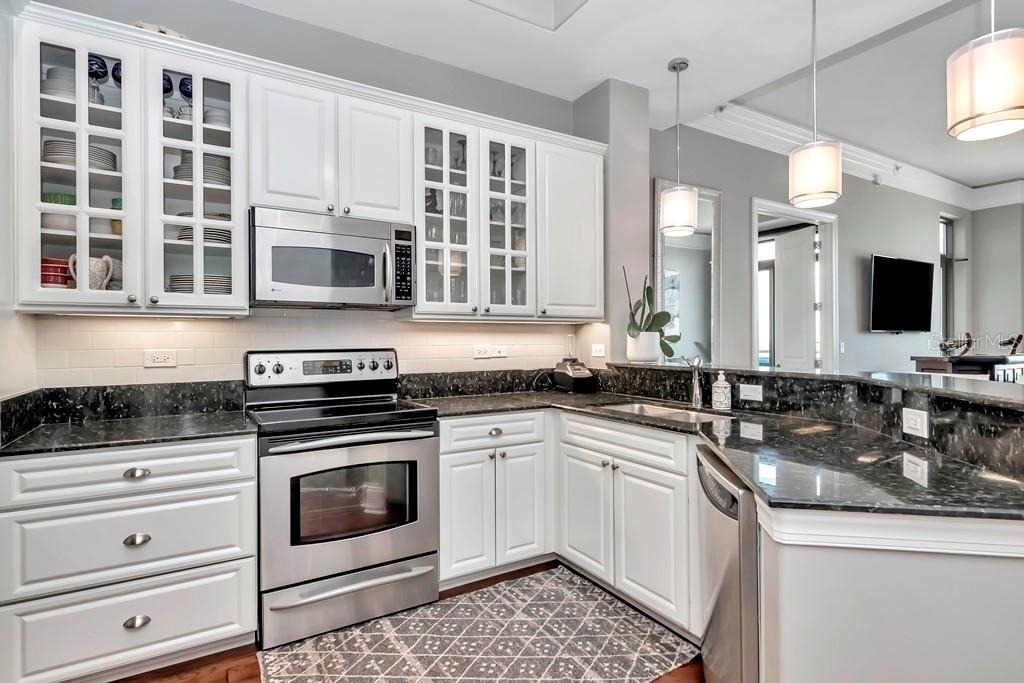 275 Bayshore Boulevard - Photo 10