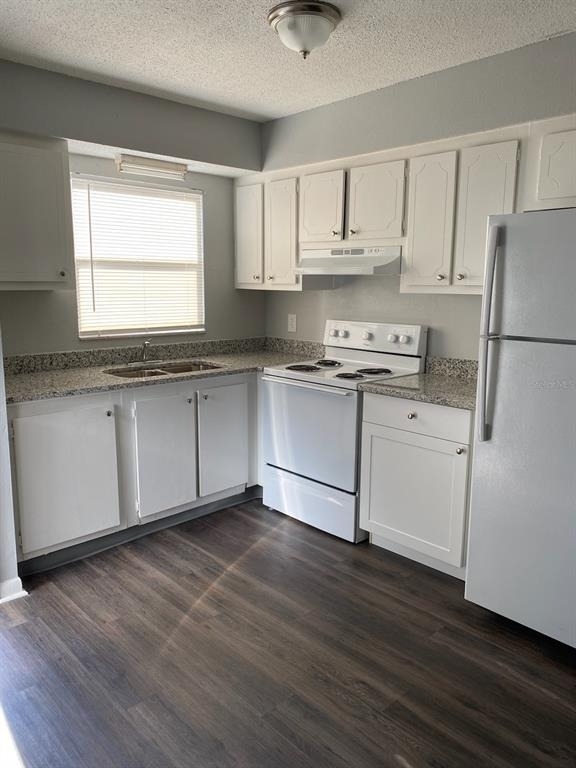 646 88th Avenue N - Photo 3