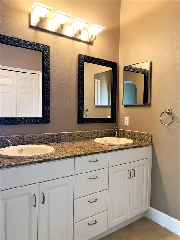 601 Casabella Circle - Photo 22