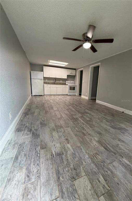 1400 Strawberry Place - Photo 3