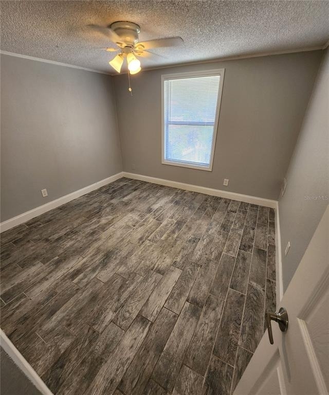 1400 Strawberry Place - Photo 4