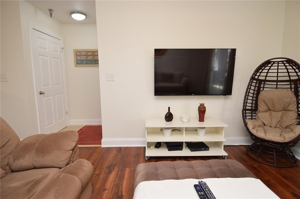 10263 Gandy Boulevard N - Photo 15