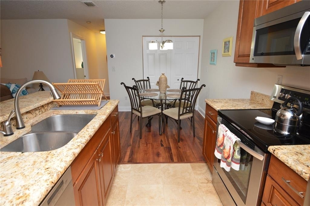 10263 Gandy Boulevard N - Photo 9