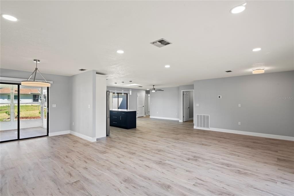 8312 Roxboro Drive - Photo 4