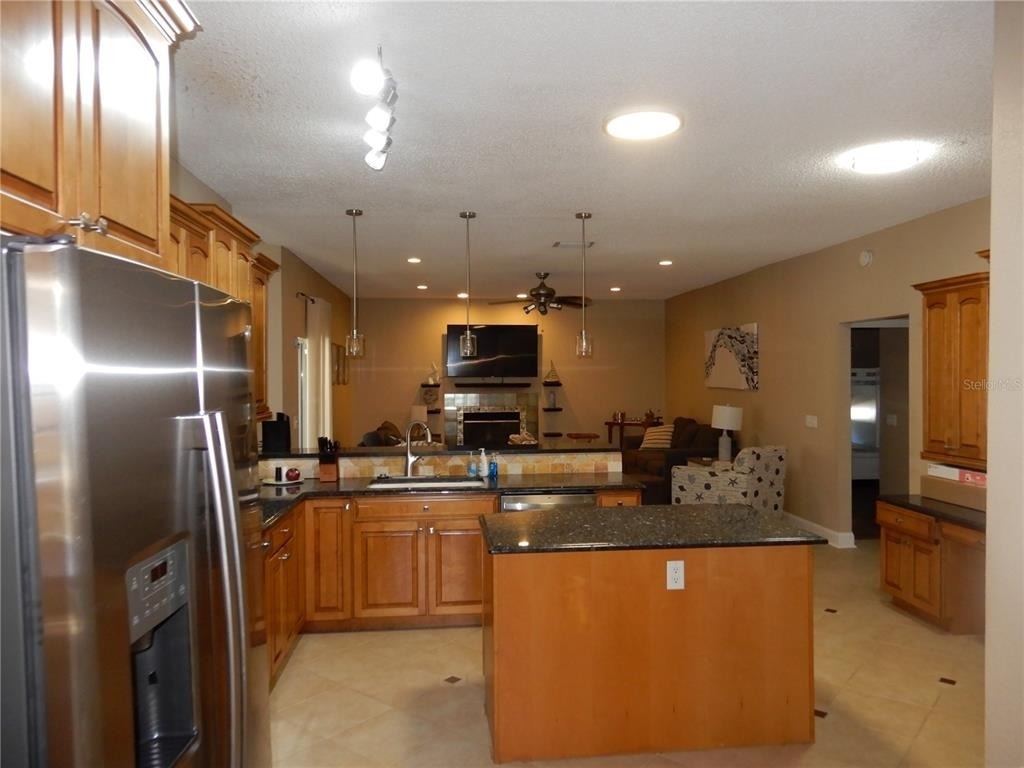 626 7th Avenue N - Photo 5