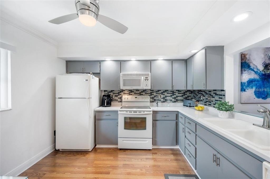 2700 Nebraska Avenue - Photo 2