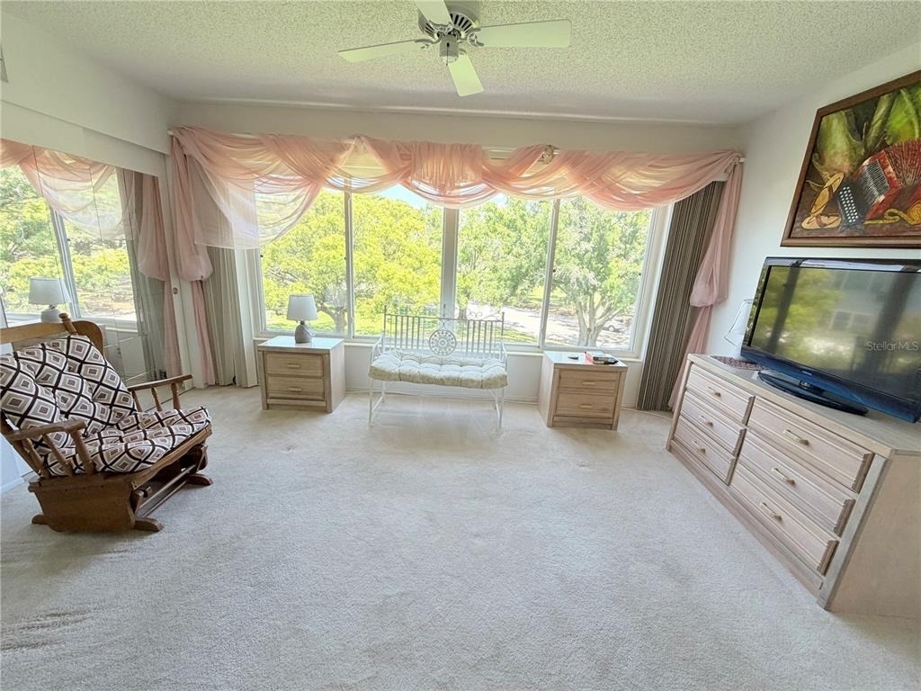 2340 Grecian Way - Photo 17