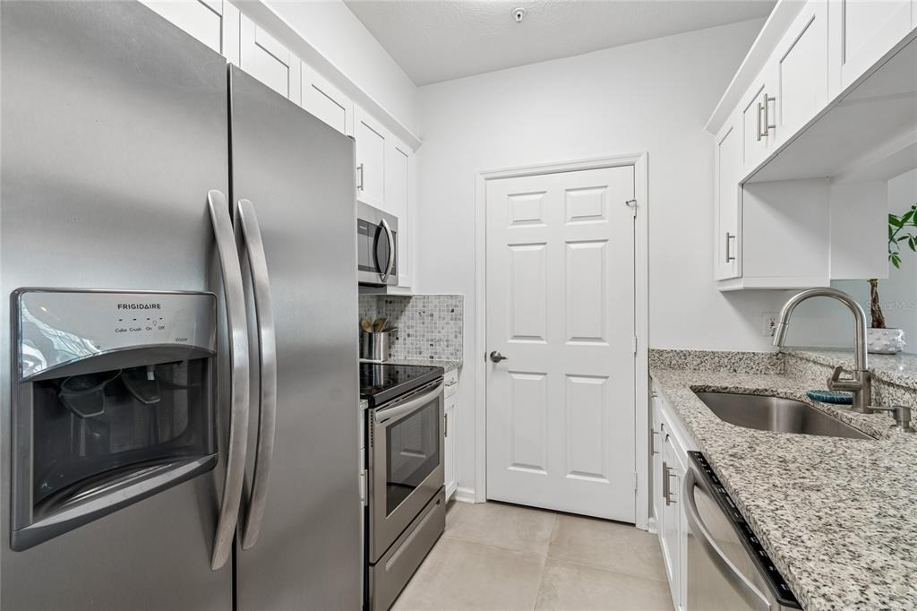 800 S Dakota Avenue - Photo 3