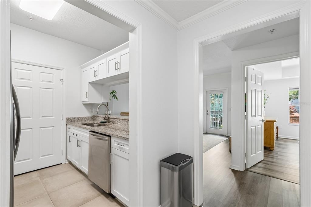 800 S Dakota Avenue - Photo 2