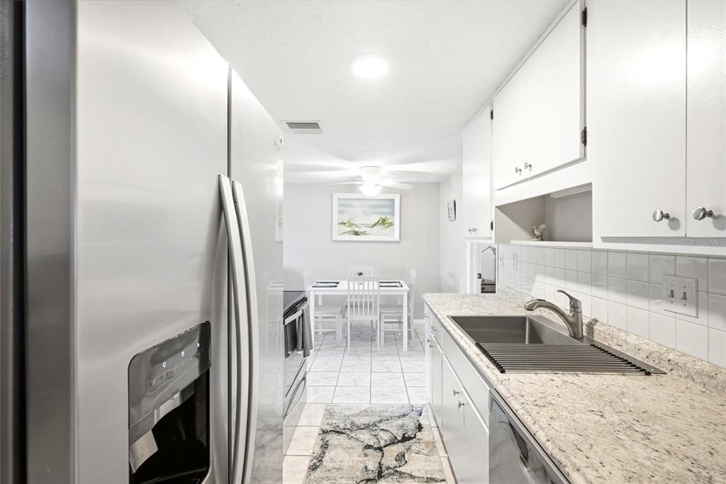 1008 Heron Court - Photo 5