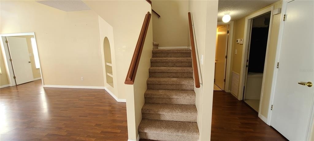 2411 Berkshire Court - Photo 4