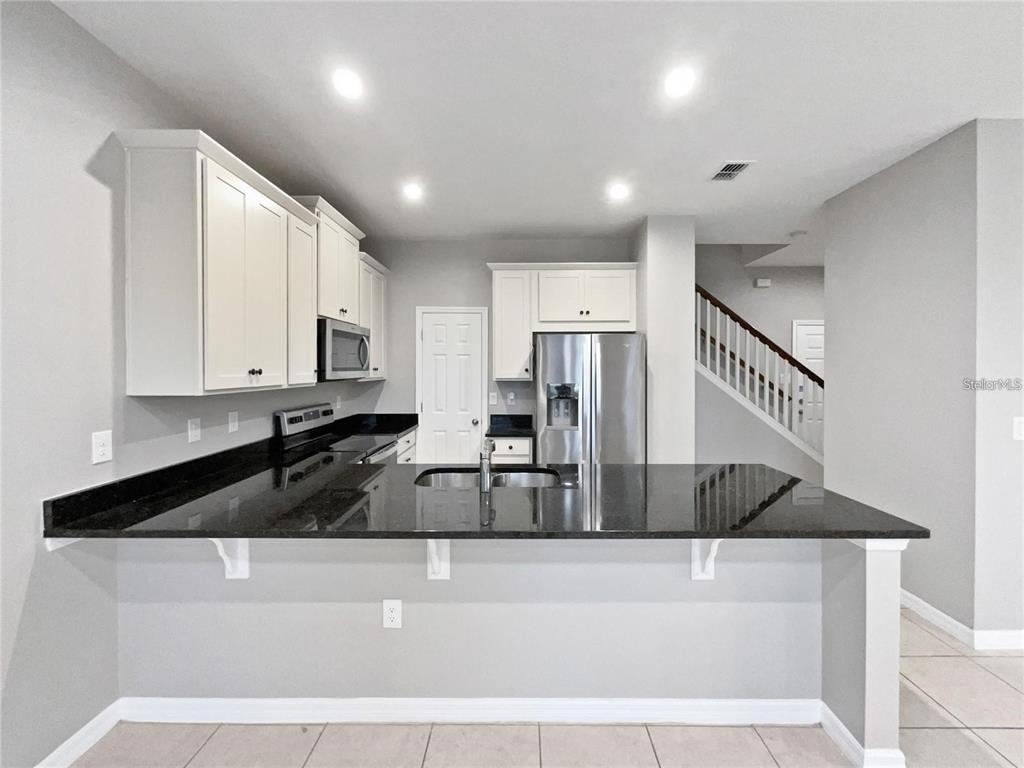 2424 Blowing Breeze Avenue - Photo 6