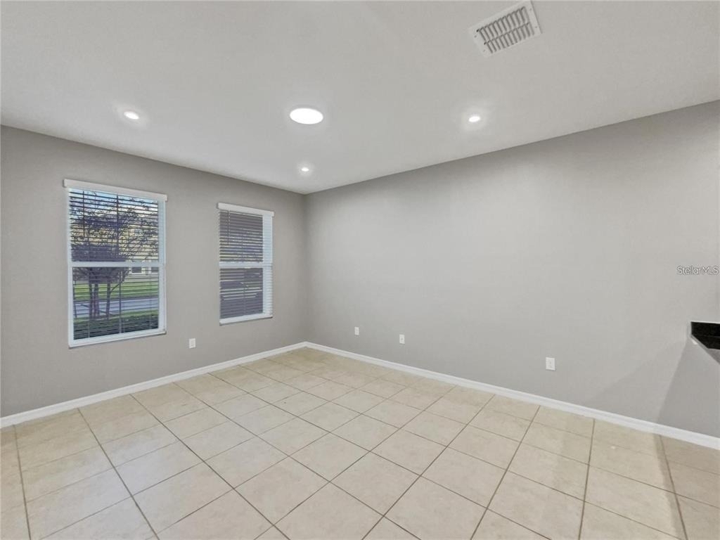 2424 Blowing Breeze Avenue - Photo 5