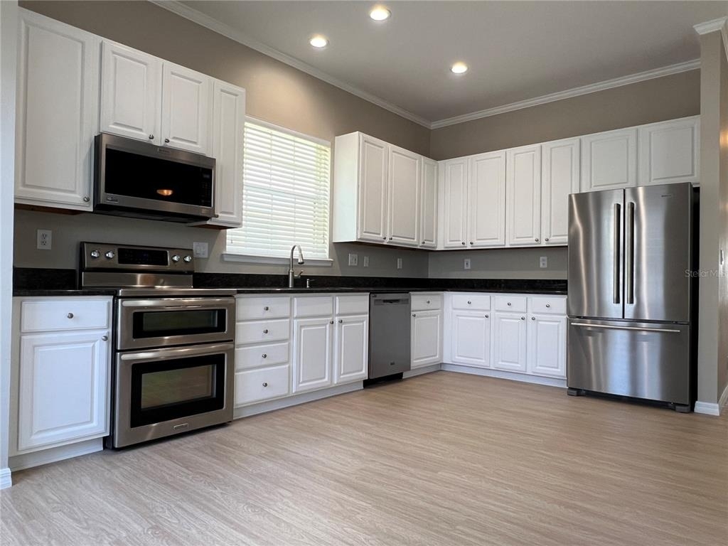 502 Greenbrier Avenue - Photo 6