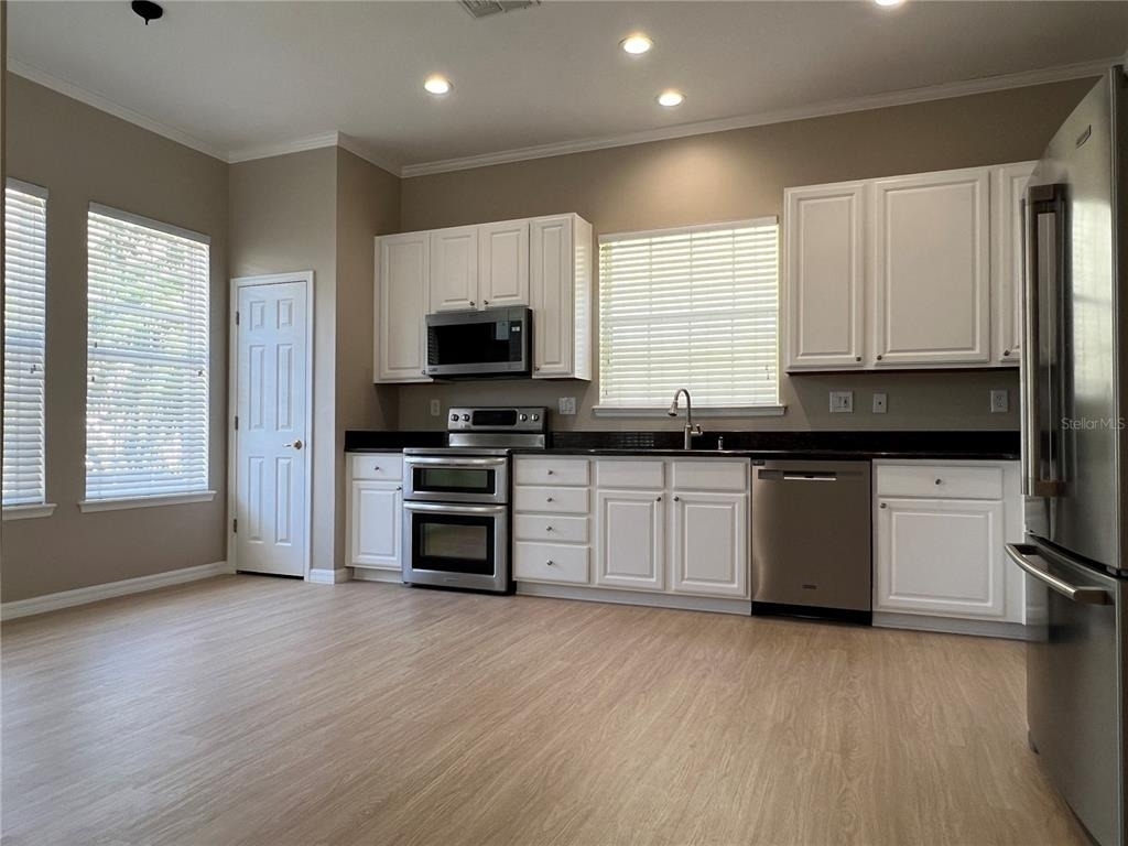 502 Greenbrier Avenue - Photo 7