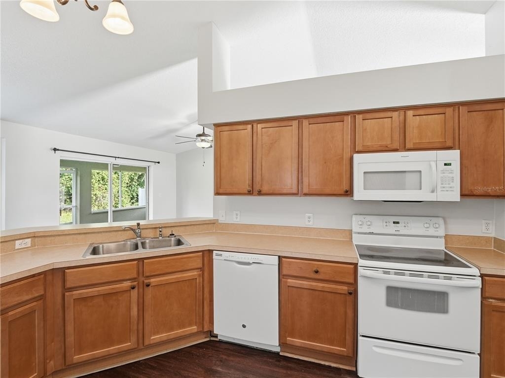 2368 Sweetwater Boulevard - Photo 11