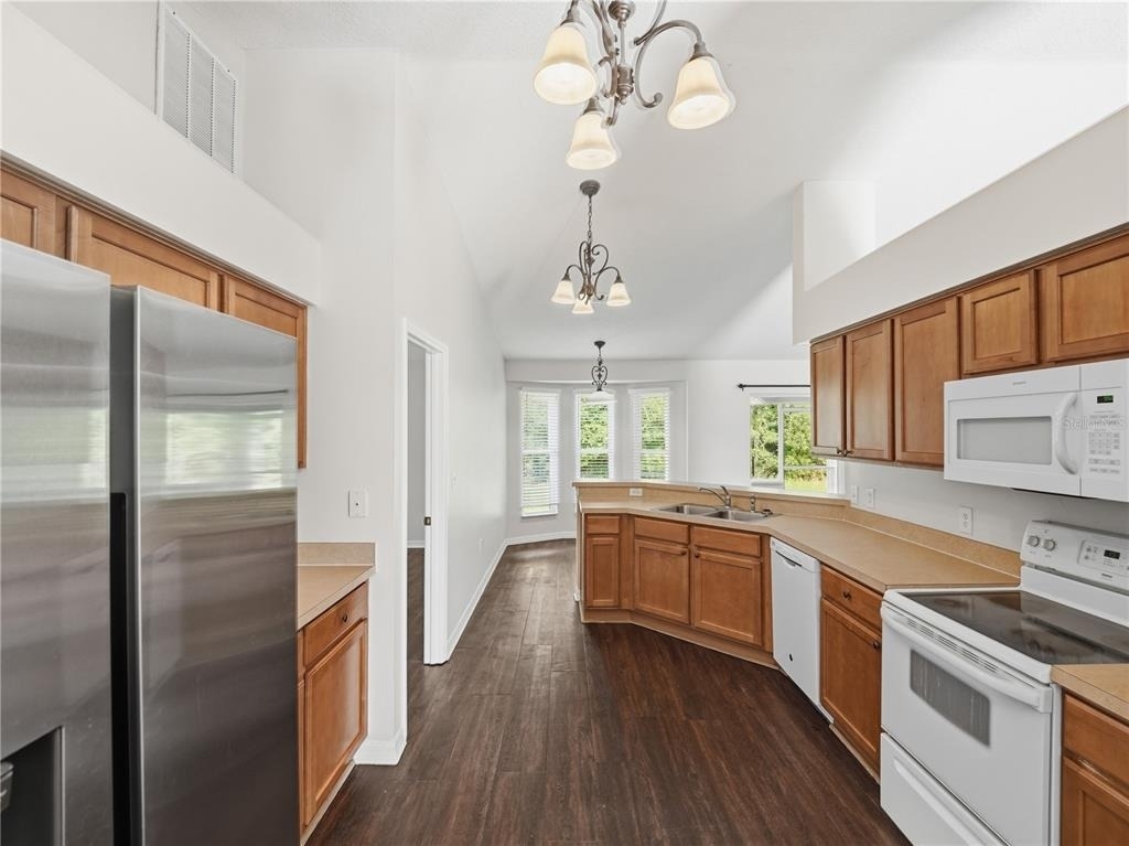 2368 Sweetwater Boulevard - Photo 9