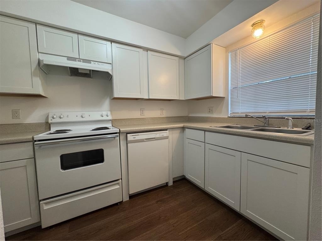 221 S Cypress Way - Photo 5