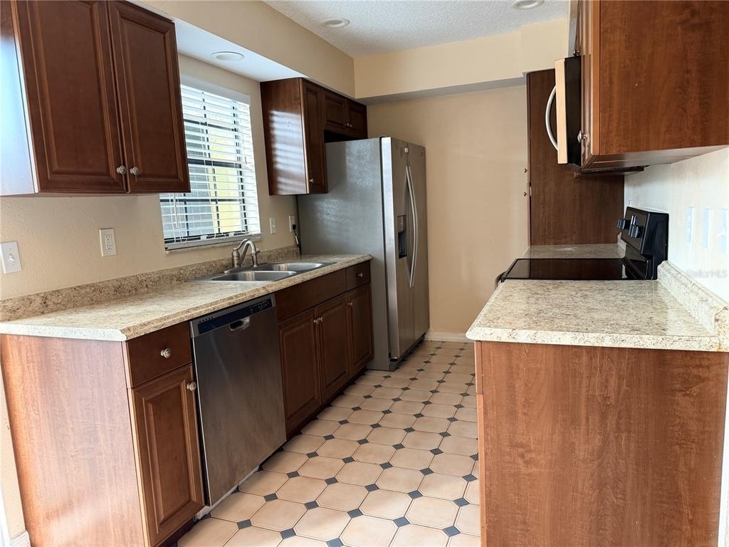 3220 Oak Lawn Place Place - Photo 6