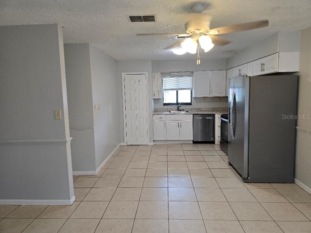 780 E North Street - Photo 2