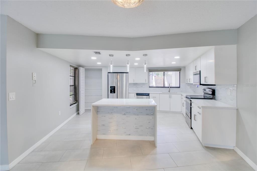 1054 Lotus Cove Court - Photo 4
