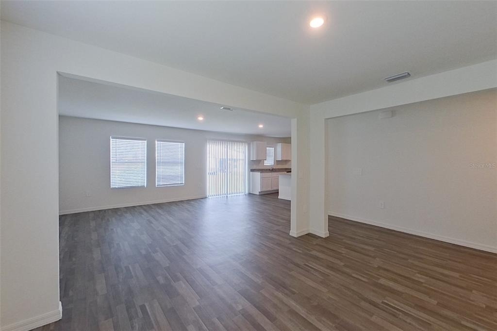 4020 Garden Boulevard - Photo 2
