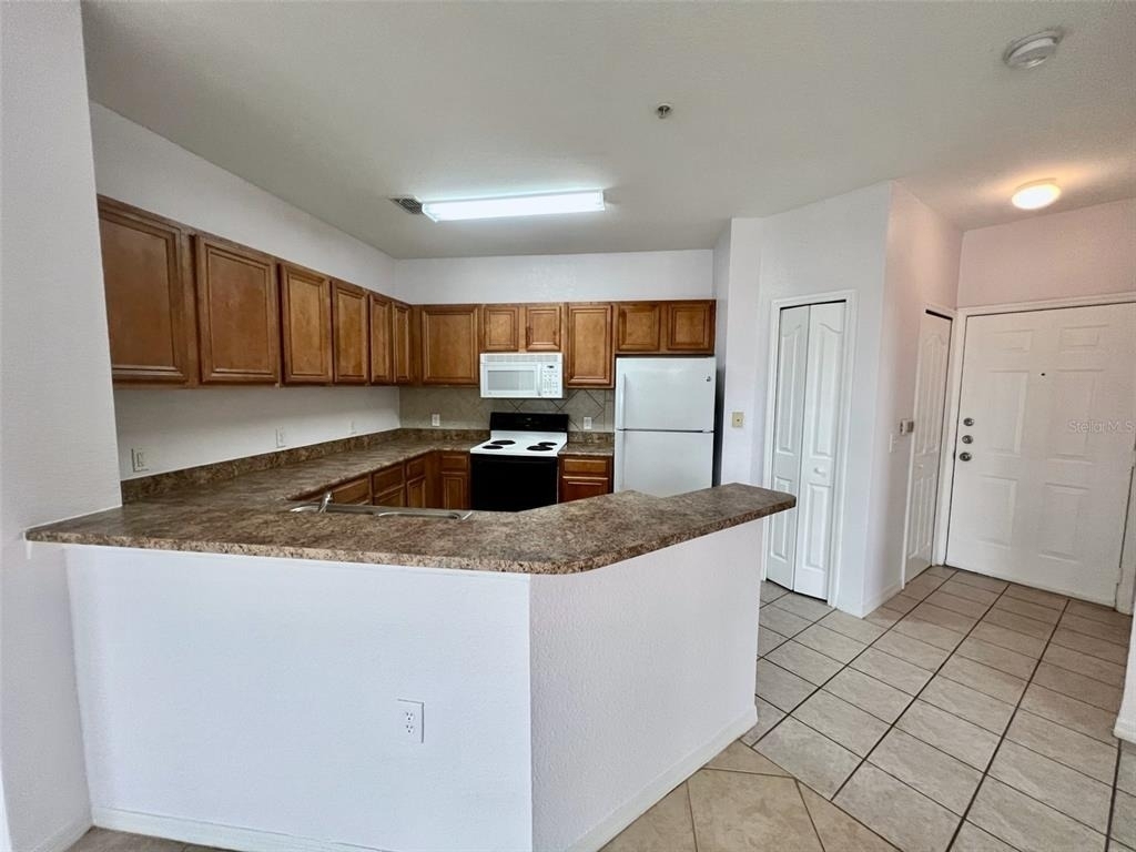 6153 Metrowest Boulevard - Photo 4