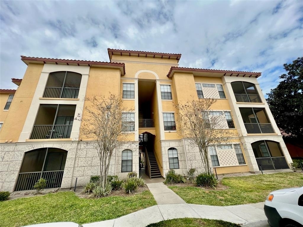 6153 Metrowest Boulevard - Photo 0