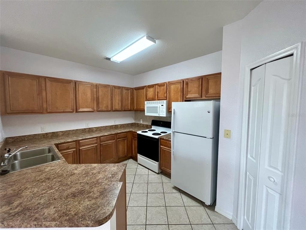 6153 Metrowest Boulevard - Photo 6