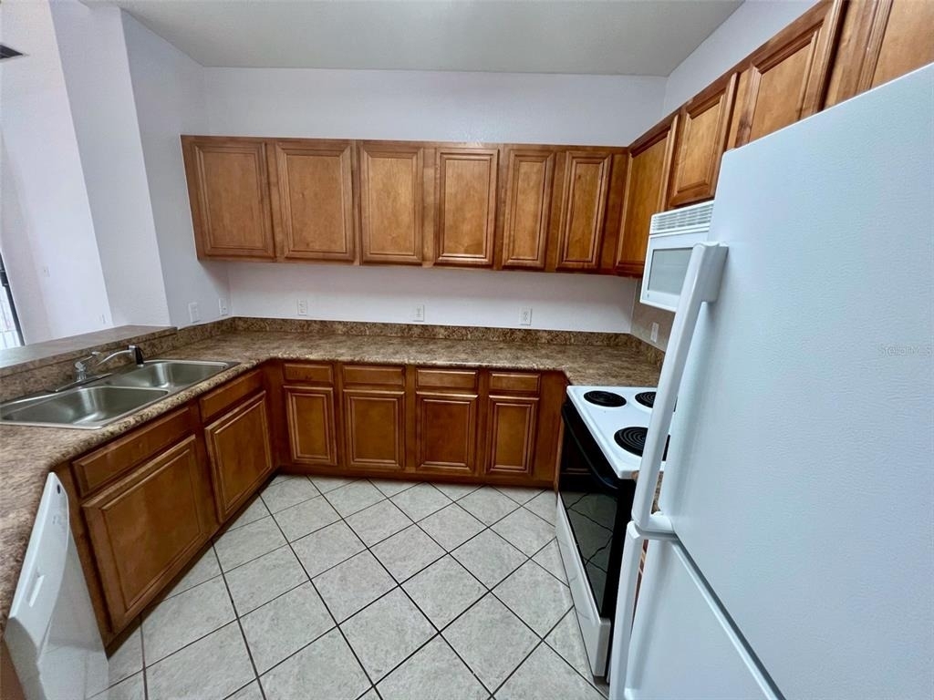6153 Metrowest Boulevard - Photo 5