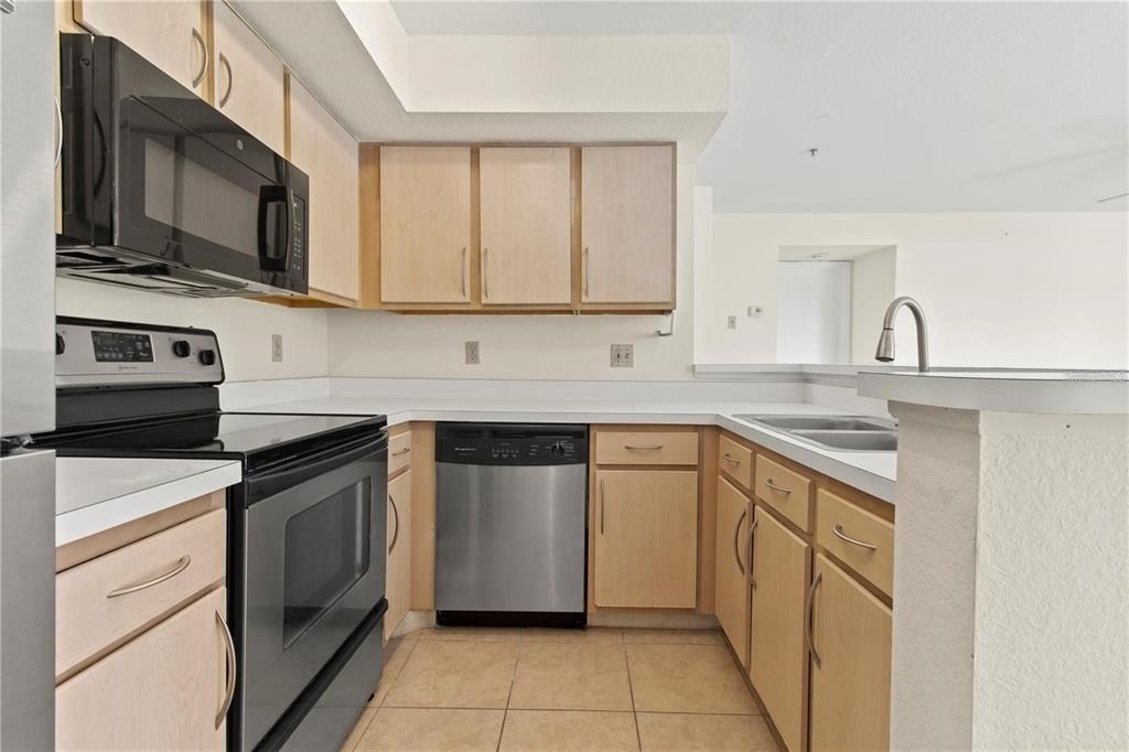 7330 Westpointe Boulevard - Photo 5