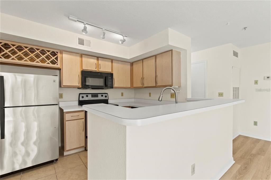 7330 Westpointe Boulevard - Photo 6