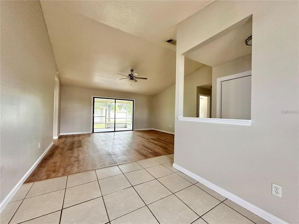 896 Mentmore Circle - Photo 8