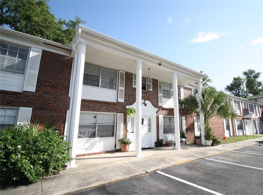 4507 9th Street W - Photo 0