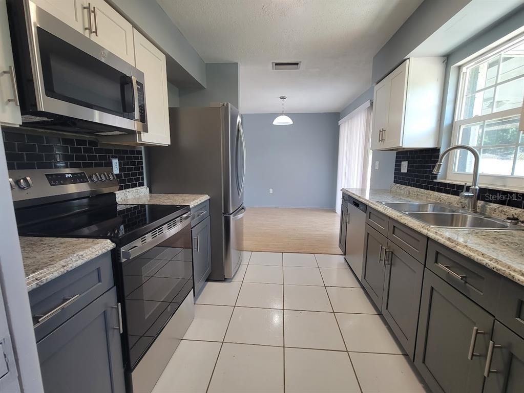 22329 Niagara Avenue - Photo 1