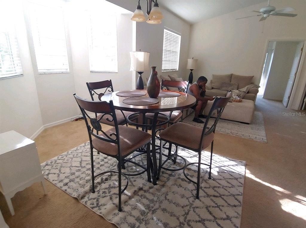 412 W 28th Street - Photo 6