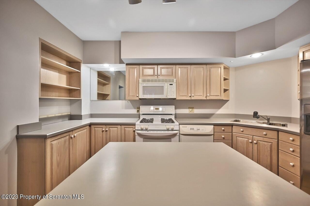 1409 Penn Avenue - Photo 11