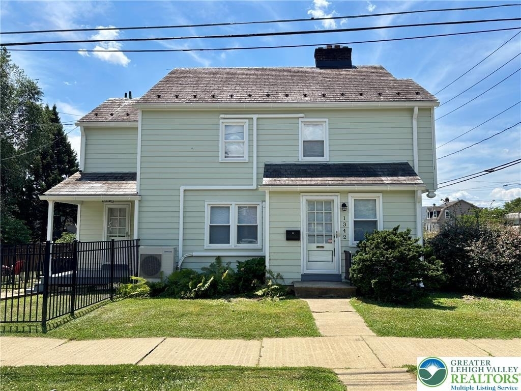 1342 N New Street - Photo 0