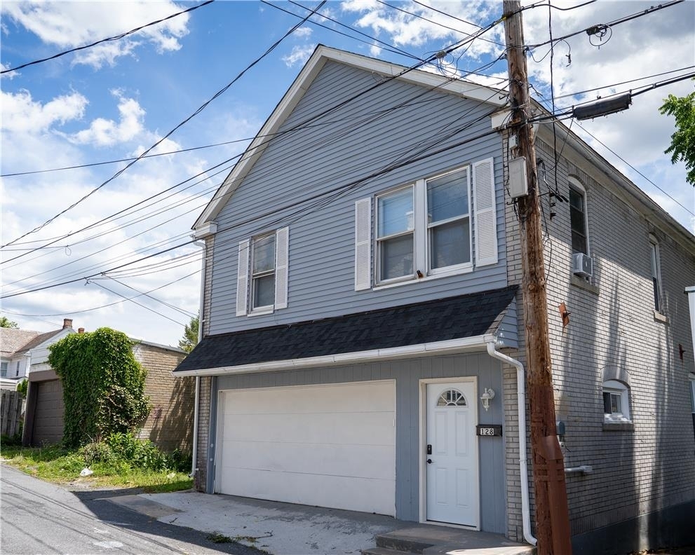 128 E Spruce Street - Photo 0