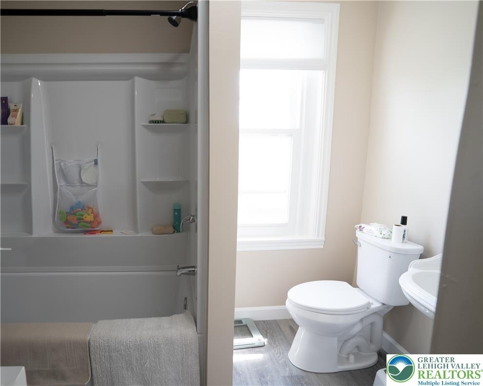 128 E Spruce Street - Photo 11