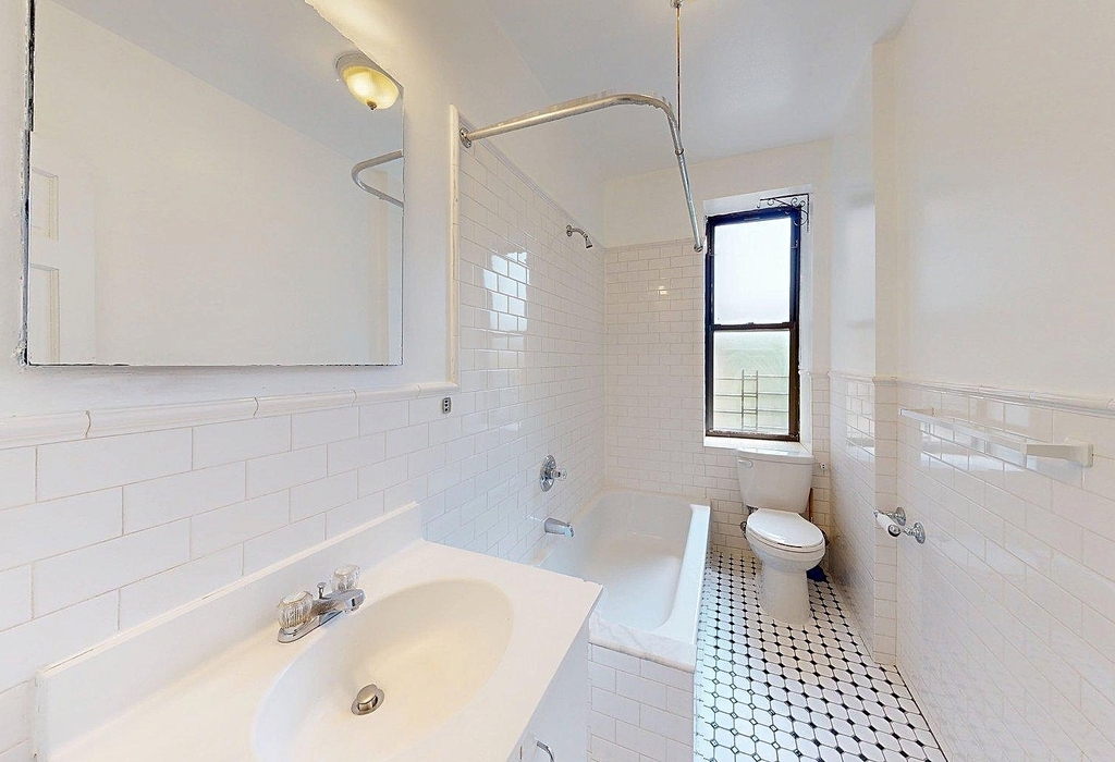596 Edgecombe Avenue - Photo 3