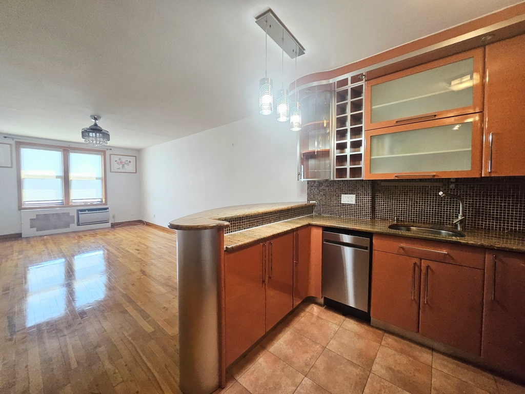1237 Avenue Z - Photo 11