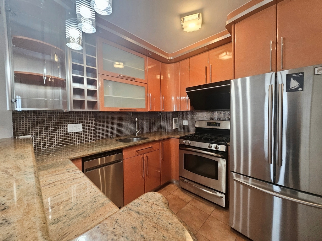 1237 Avenue Z - Photo 4