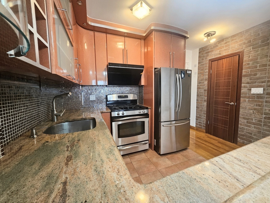 1237 Avenue Z - Photo 3