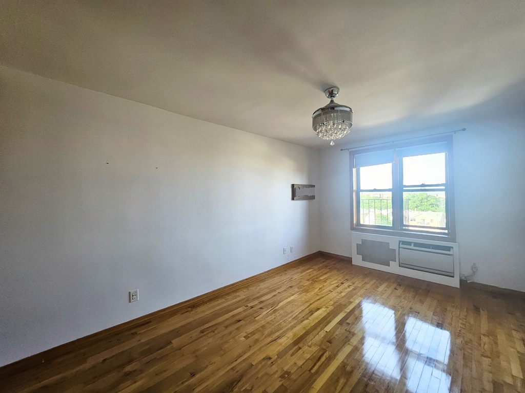 1237 Avenue Z - Photo 2
