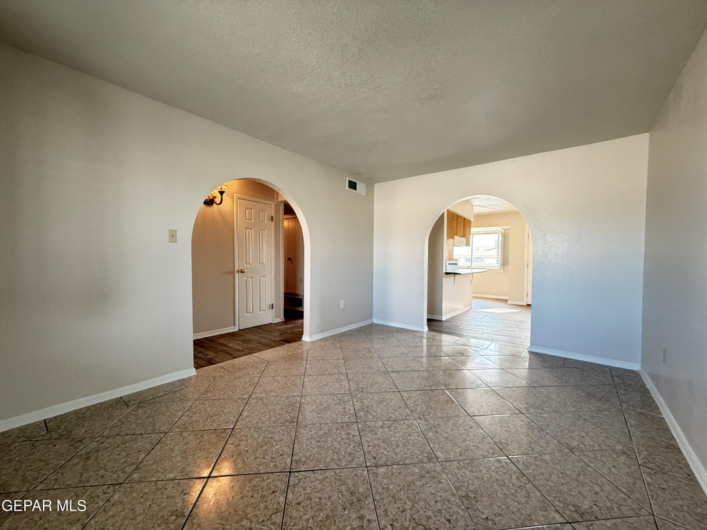 9321 Sorbonne Drive - Photo 6