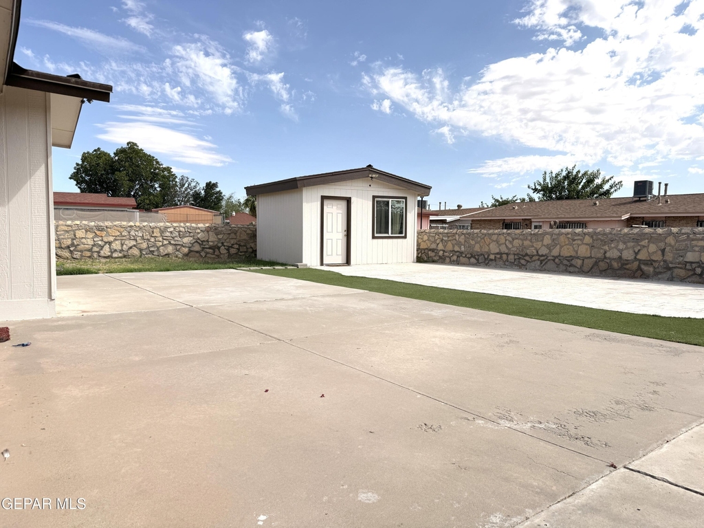9321 Sorbonne Drive - Photo 35