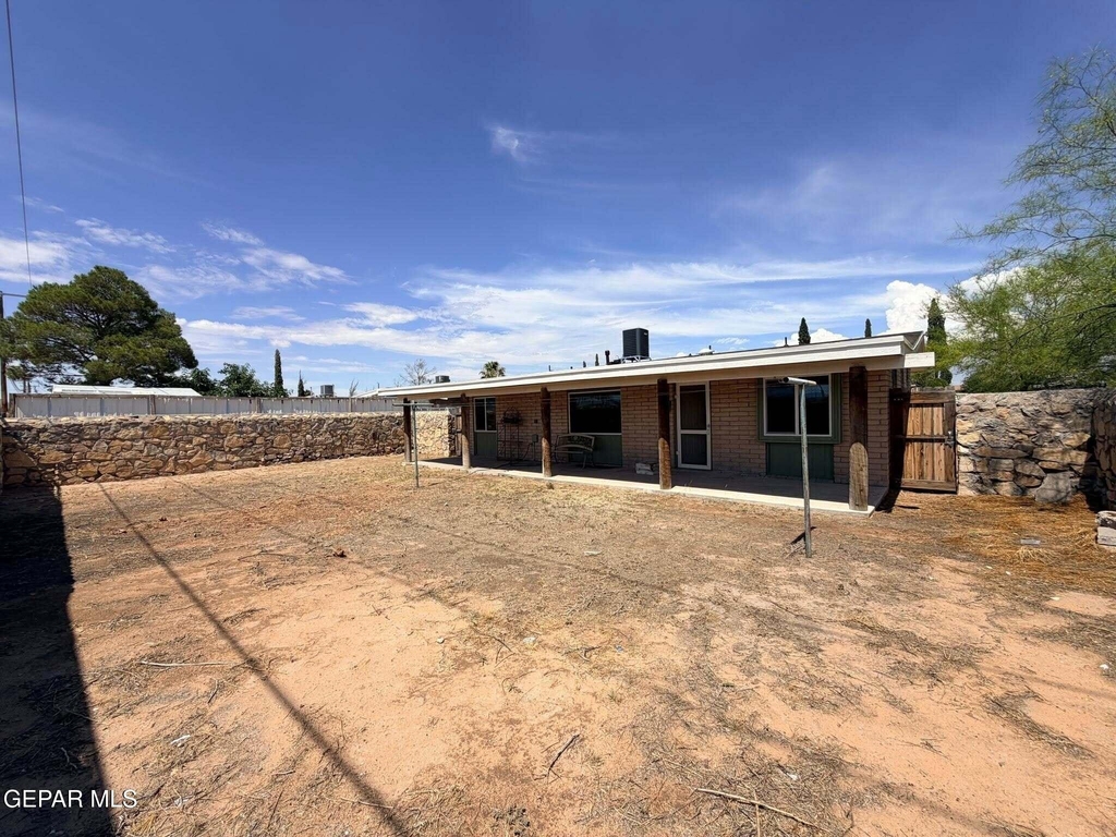 2121 Lake Omega Street - Photo 20