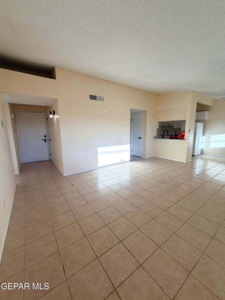2121 Lake Omega Street - Photo 4