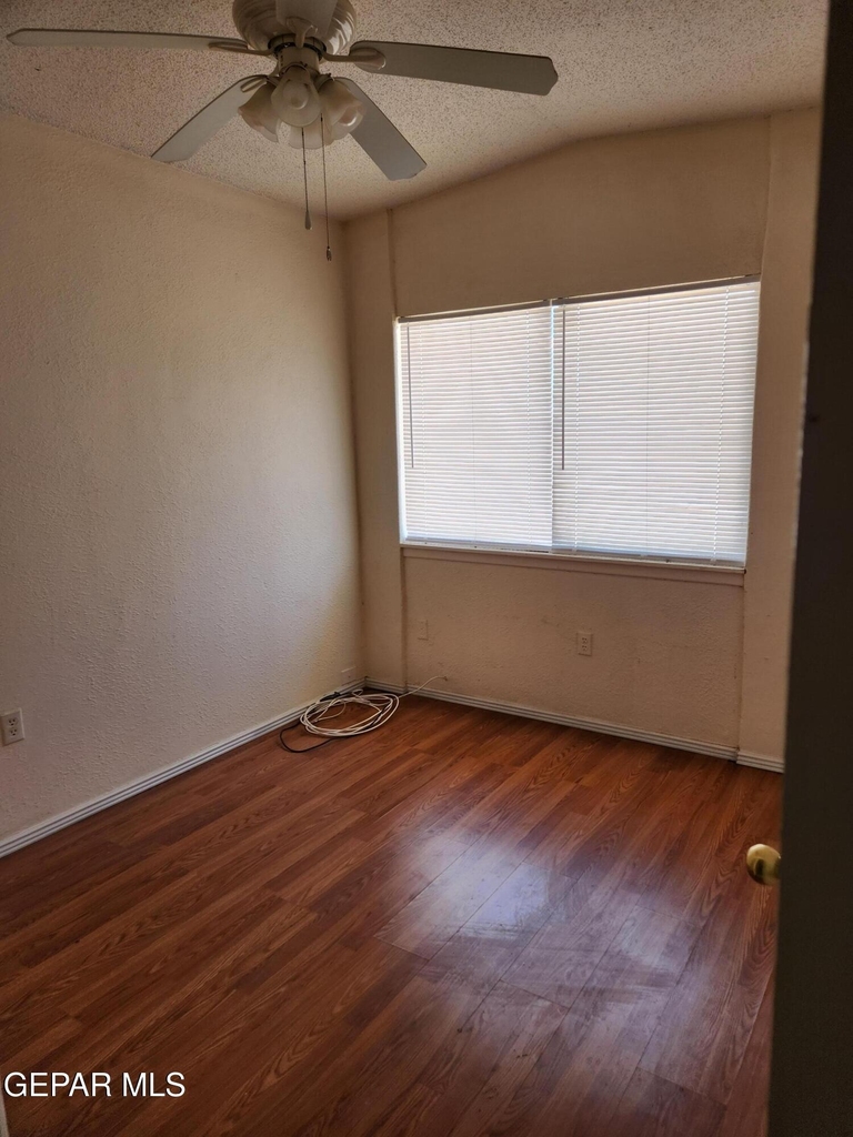10331 Blythe Drive - Photo 6